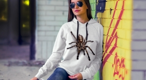 Najmodniejsze koszulki i bluzy dla kobiet