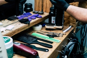 Akcesoria niezbędne w każdym salonie fryzjerskim