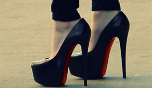 Zdrowie kobiety na wysokich obcasach